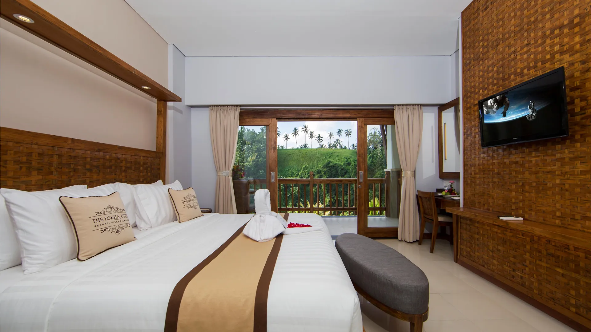 The Lokha Ubud Resort, Villas & Spa 5*,