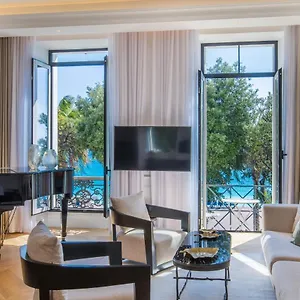 https://quai-promenade-brand-new-in-front-of-the-sea-next-to.fr-provencehotel.com